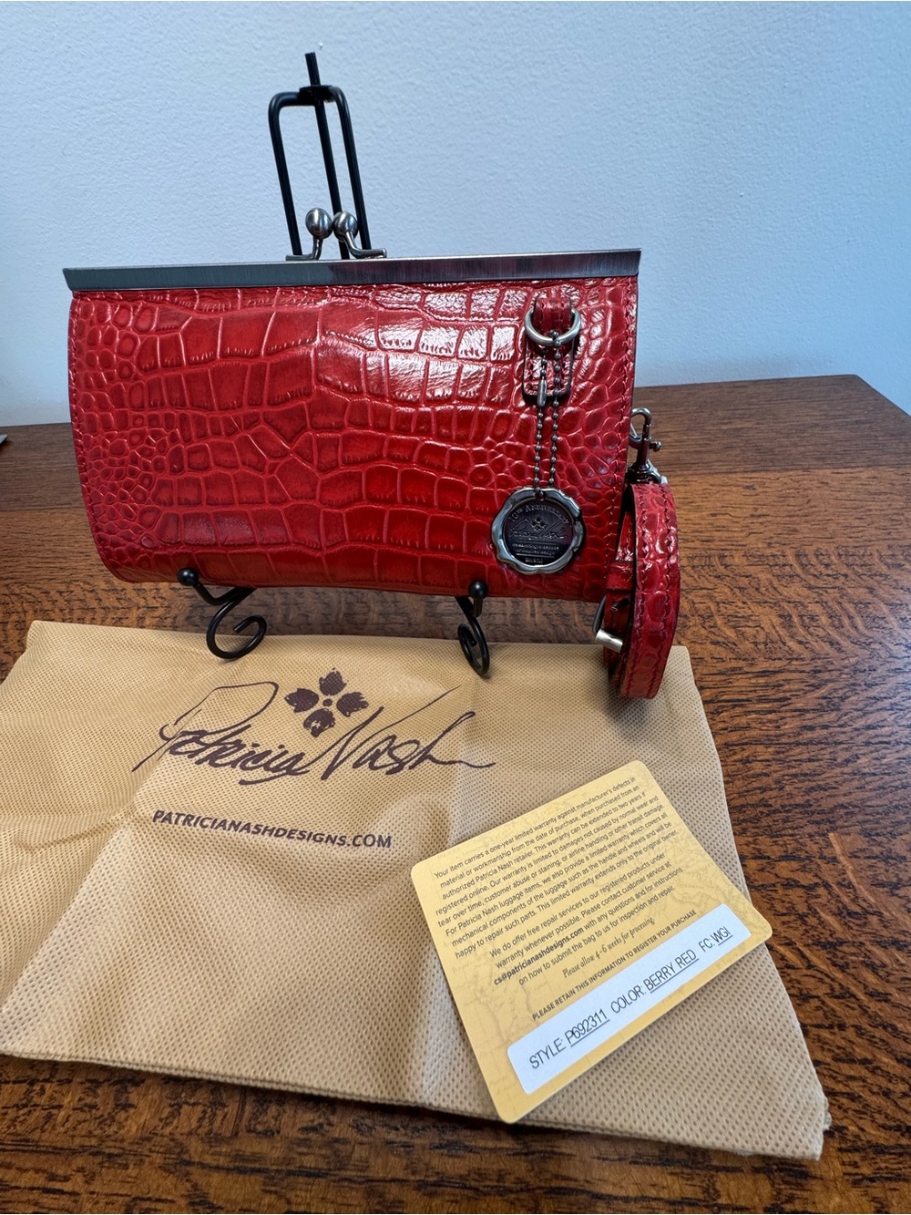 NWOT Patricia Nash Vallina Leather Frame Crossbody Clutch w/Dust Bag